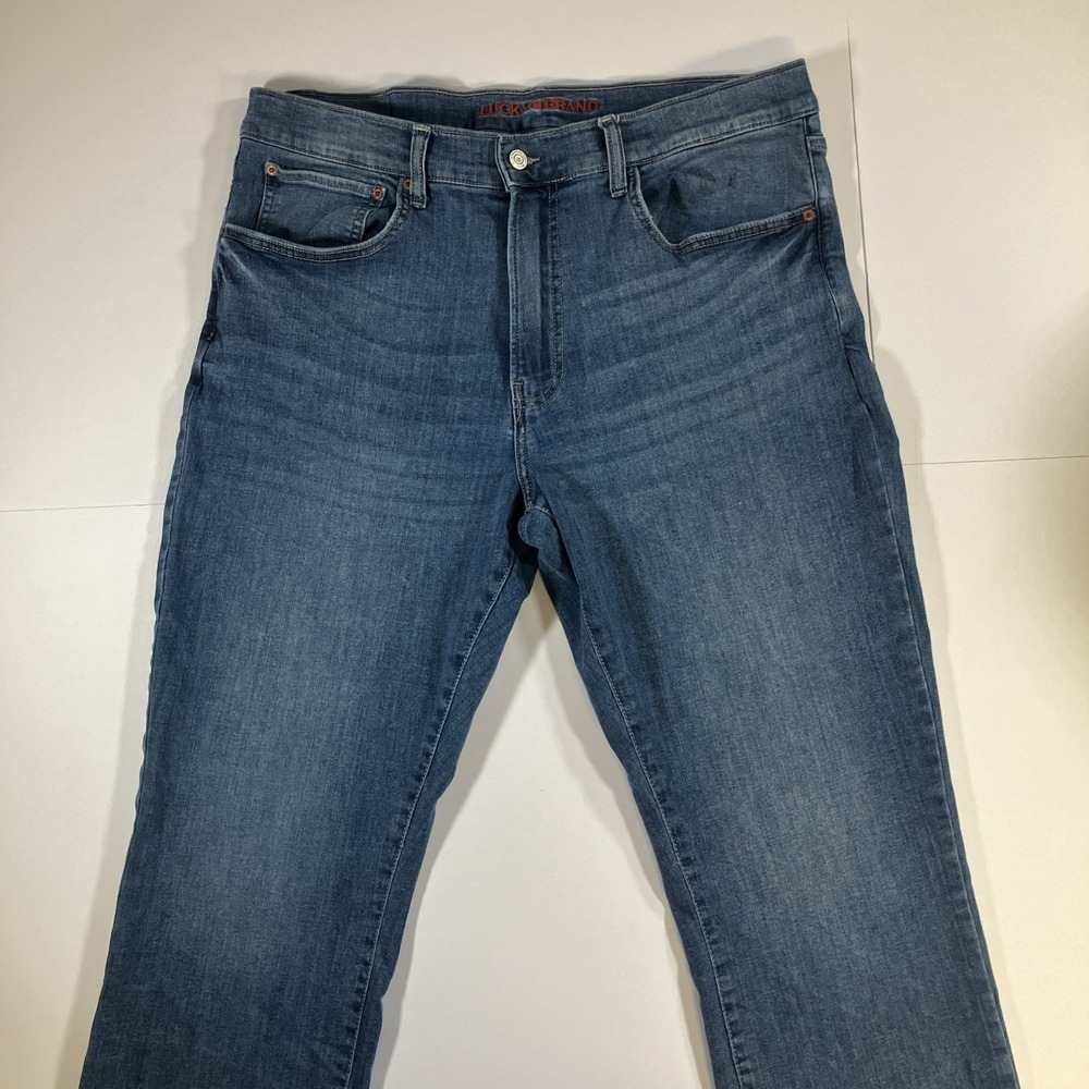 Lucky Brand 223 Straight Jeans Mens 36x29 Medium Wash Stretch Denim - Picture 2 of 16